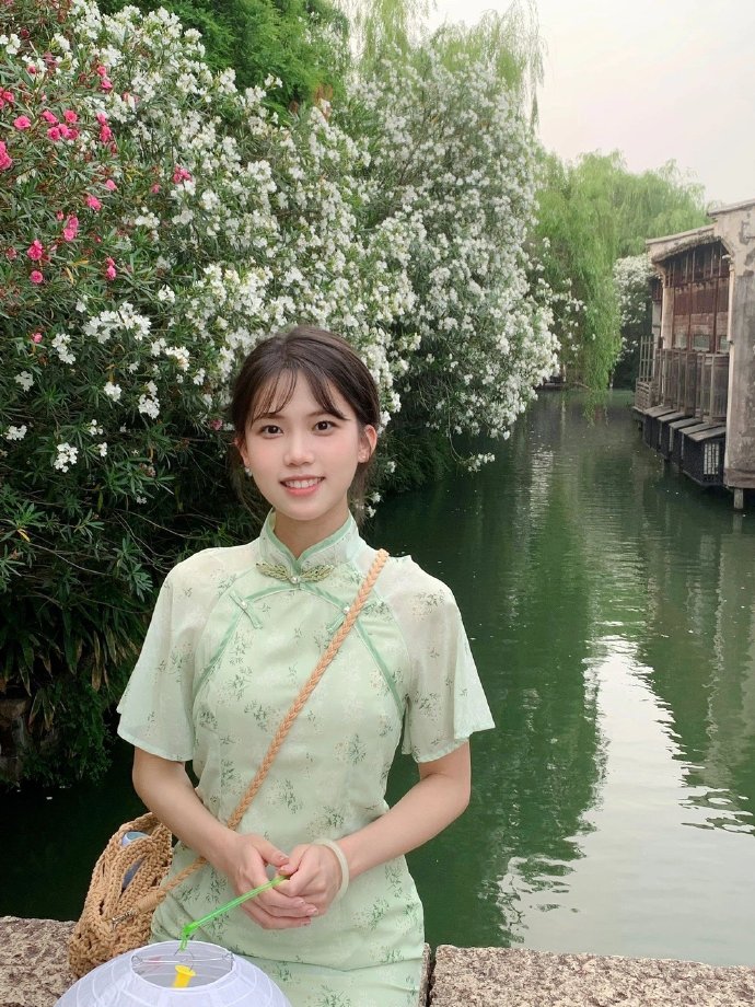 八月照相馆 封面